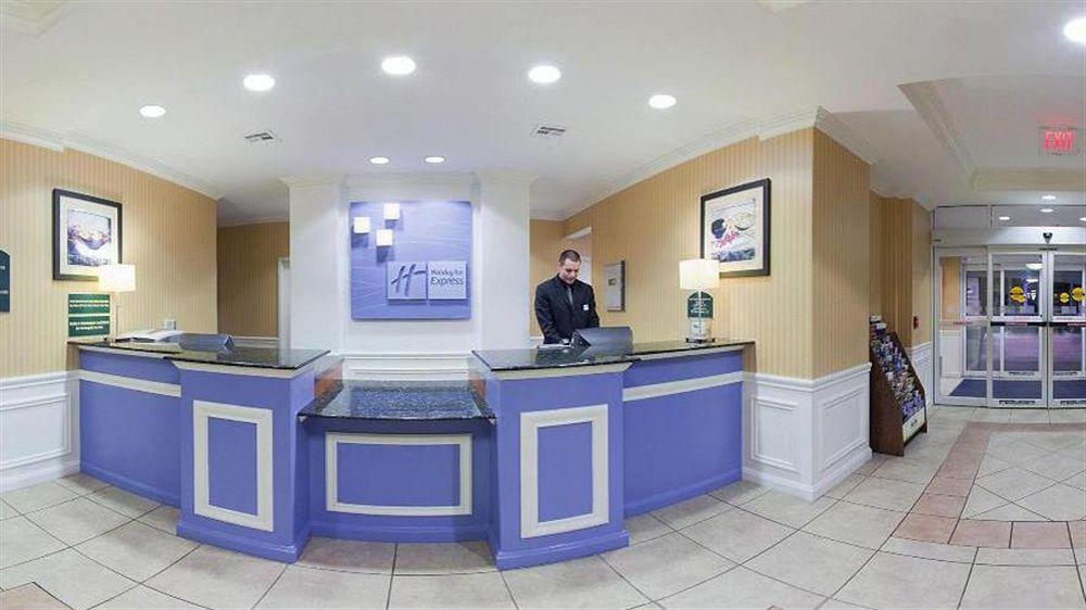 Holiday Inn Express Hotel & Suites Wichita Airport By Ihg Εξωτερικό φωτογραφία