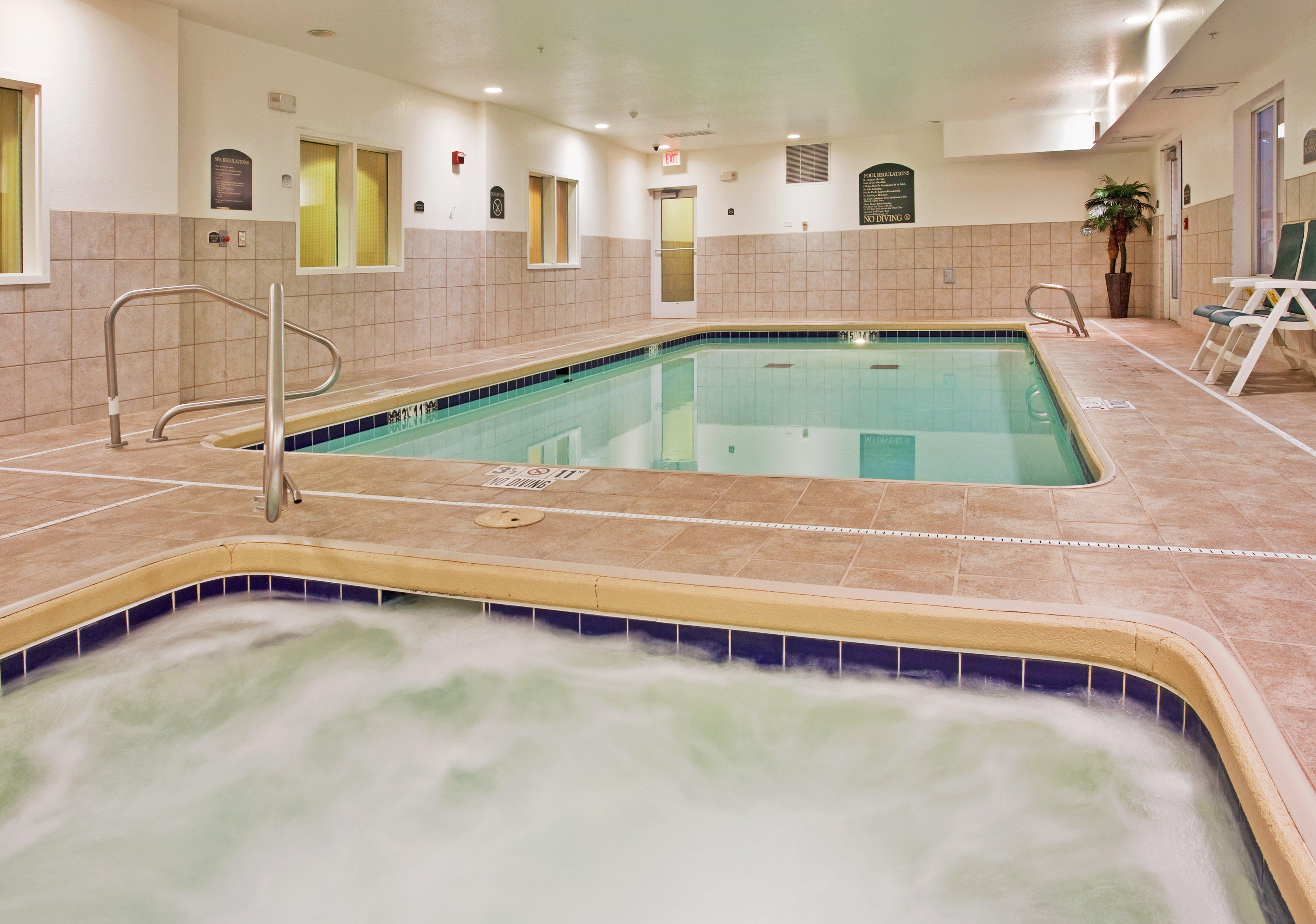 Holiday Inn Express Hotel & Suites Wichita Airport By Ihg Εξωτερικό φωτογραφία