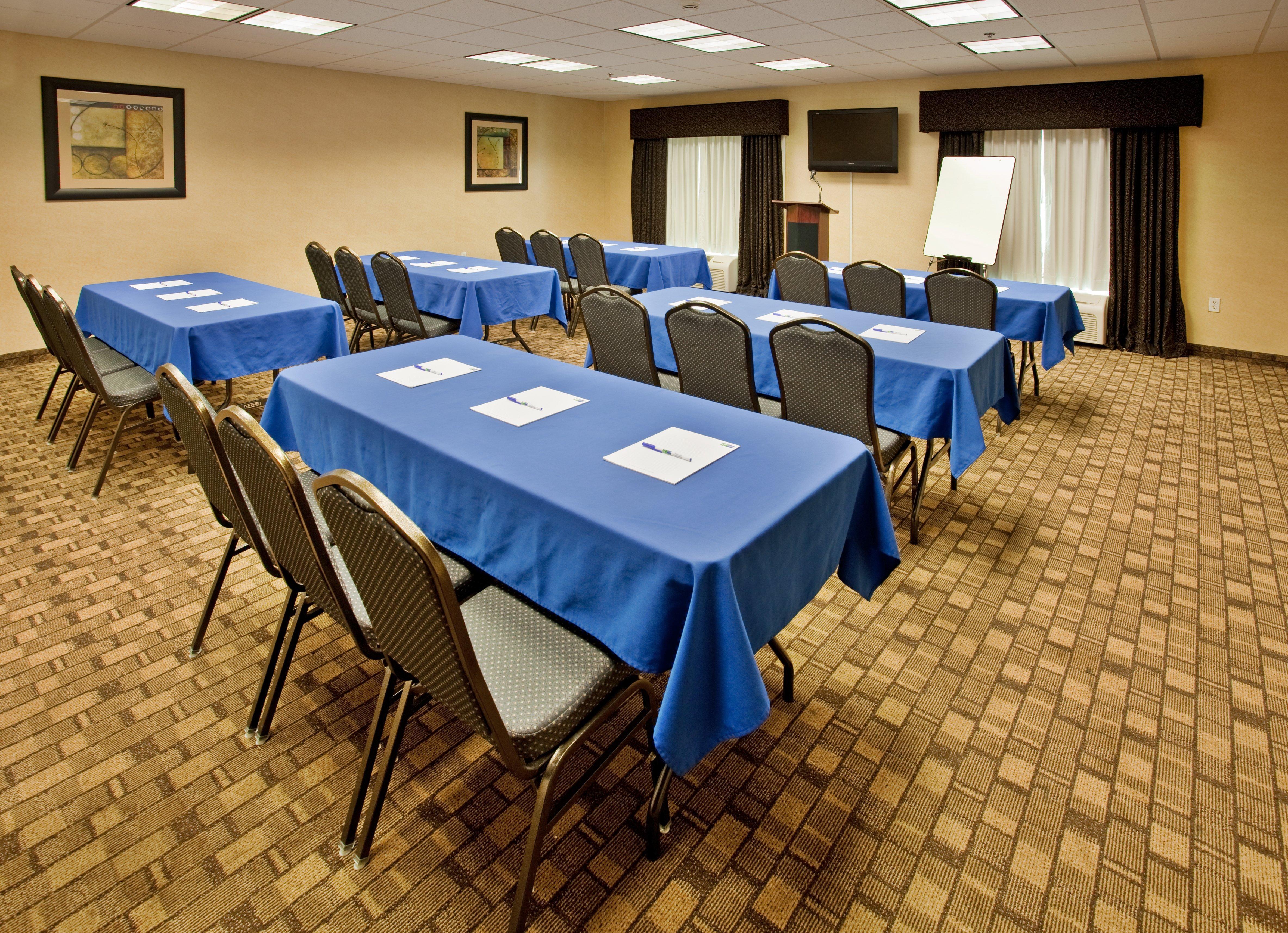 Holiday Inn Express Hotel & Suites Wichita Airport By Ihg Εξωτερικό φωτογραφία