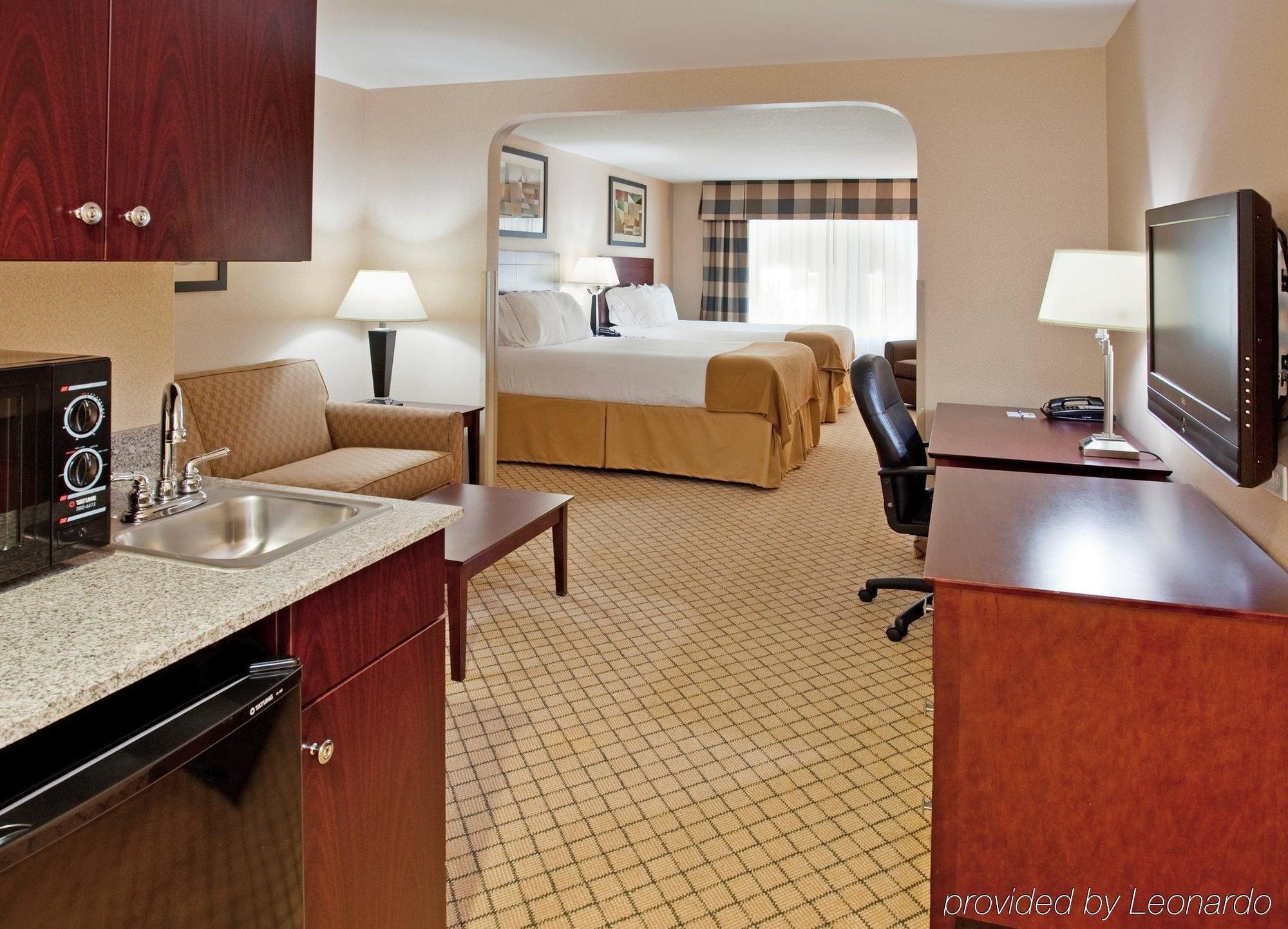 Holiday Inn Express Hotel & Suites Wichita Airport By Ihg Εξωτερικό φωτογραφία