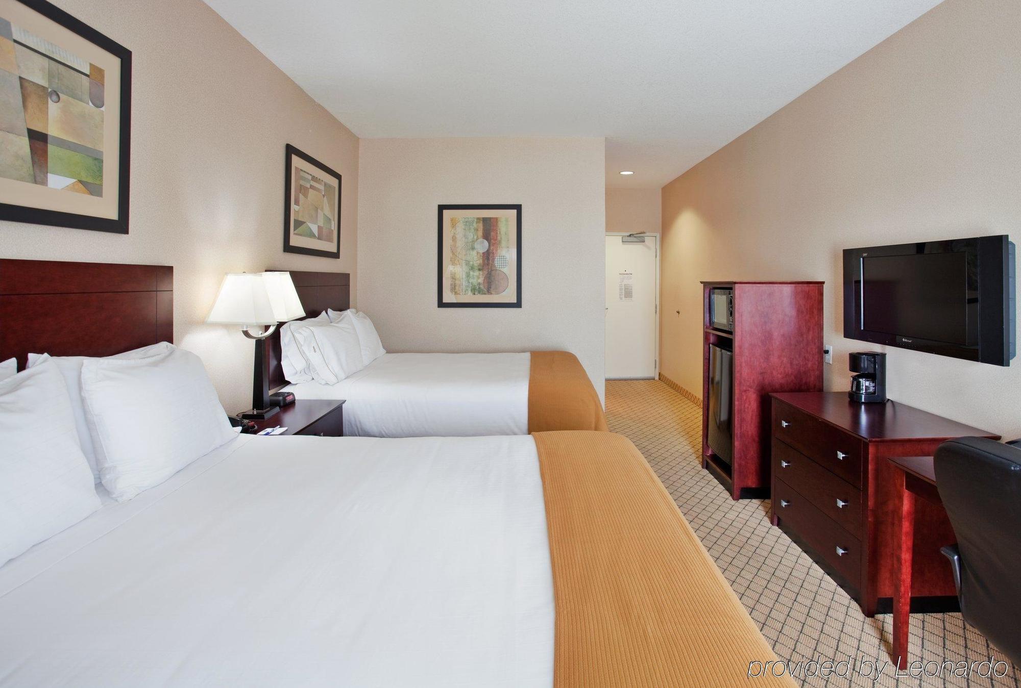 Holiday Inn Express Hotel & Suites Wichita Airport By Ihg Εξωτερικό φωτογραφία